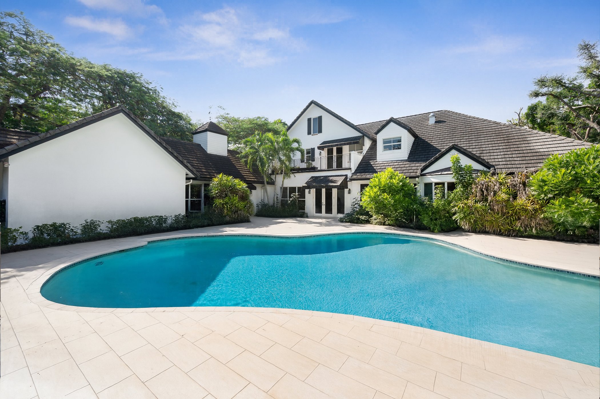 10001 SW 60th Court, Pinecrest FL — luxury home with pool